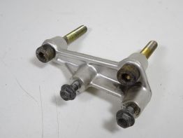 Rempomp achter Aprilia Tuono 1000