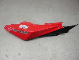 Rechter achterkant Aprilia Shiver 750