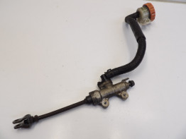 Rempomp achter Honda ST 1100 Pan European