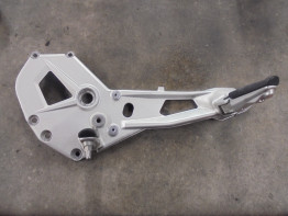 Fussrastetrager vorne links BMW F 900 R