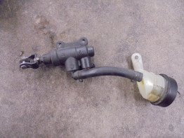 Rempomp achter BMW R 1200 GS LC