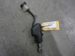 Rempomp achter KTM 690 duke 3