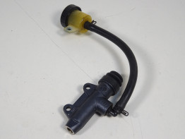 Rempomp achter Ducati Monster 750