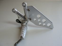 Fussrastetrager vorne links Aprilia Tuono 1000