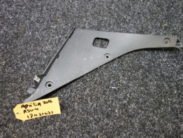 Rechter binnenkuip Aprilia RSV 4