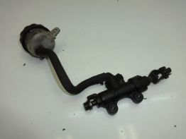 Rempomp achter Honda CBF 500
