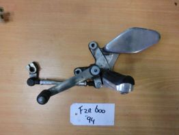 Main step holder left Yamaha FZR 600