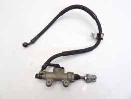 Rempomp achter Honda CBR 400 R