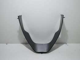 Cowl V shape under Kawasaki ZX 9 R