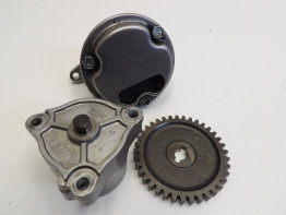 Oliepomp Suzuki Gv 1400 cavalcade