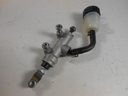 Rempomp achter Kawasaki Z 900