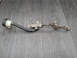 Rempomp achter Yamaha XJ 900 F