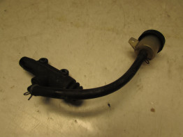 Rempomp achter Ducati monster 900