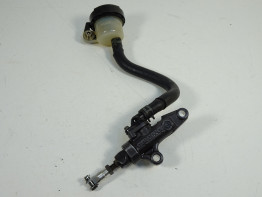 Rempomp achter Yamaha YZF R1