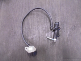 Rempomp achter Husqvarna Svartpilen 125