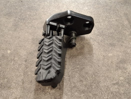 Main step holder left Suzuki DL 1050 V Strom XT