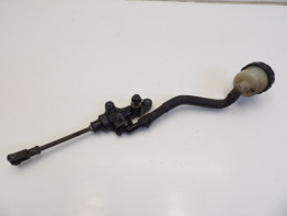 Rempomp achter Yamaha TDM