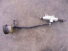 Rempomp achter BMW R Nine T