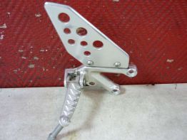 Main step holder right Aprilia RSV 1000
