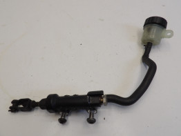 Rempomp achter Yamaha FZ6