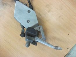 Fussrastetrager vorne rechts Honda CB 1