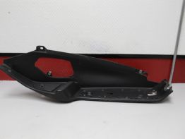Rechter onderkuip Piaggio MP3 500 LT