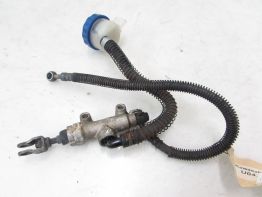 Rempomp achter Kawasaki ZZR 600