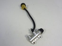 Rempomp achter Ducati 749 999