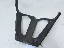 Cowl V shape under Suzuki GSX R 750