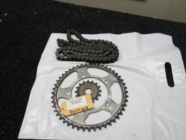 Chain and sprocket kit Suzuki GSR 600