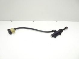 Rempomp achter BMW F 650 CS Scarver