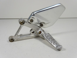 Fussrastetrager vorne links Aprilia Tuono 1000