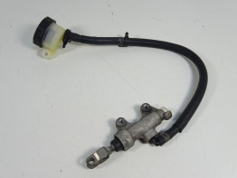 Rempomp achter Kawasaki ER 6