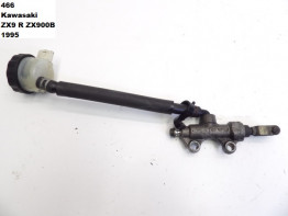 Rempomp achter Kawasaki ZX 9 R