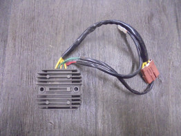 Spanningsregelaar KTM 690 Duke 4