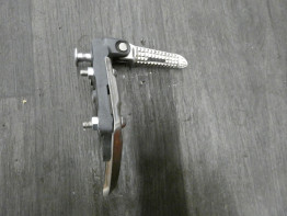 Fussrastetrager vorne rechts Triumph Speed Triple 1050