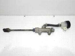 Rempomp achter Kawasaki KLE 500