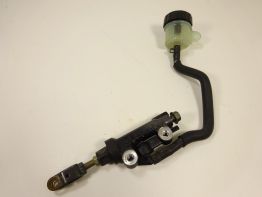 Rempomp achter Yamaha FZ6