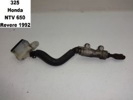 Rempomp achter Honda NTV 650