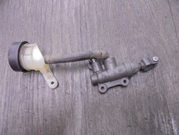 Rempomp achter BMW R 1200 GS LC