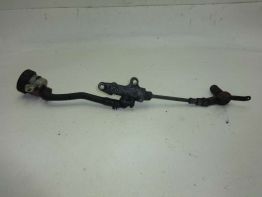 Rempomp achter Yamaha TDM