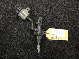 Rempomp achter Yamaha YZF R1