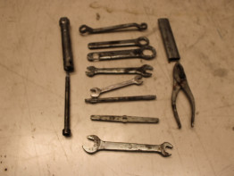 Bordwerkzeug Honda Deauville 650 - 700