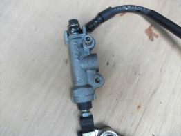 Rempomp achter Honda VTR 1000 F