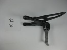 Fussrastetrager vorne links Yamaha YZF R1