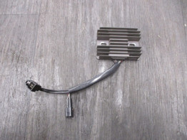Regler Gleichrichter Suzuki GSR 750