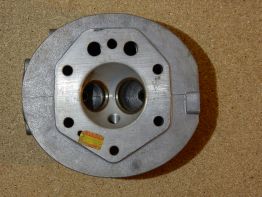 Cilinderkop Moto Guzzi V7 700