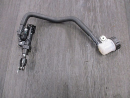 Rempomp achter Yamaha MT 10