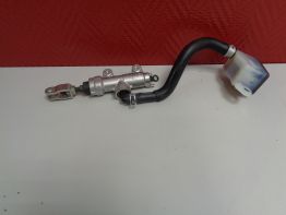 Rempomp achter Suzuki GSX S 1000