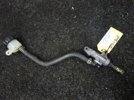 Rempomp achter Yamaha FJR 1300